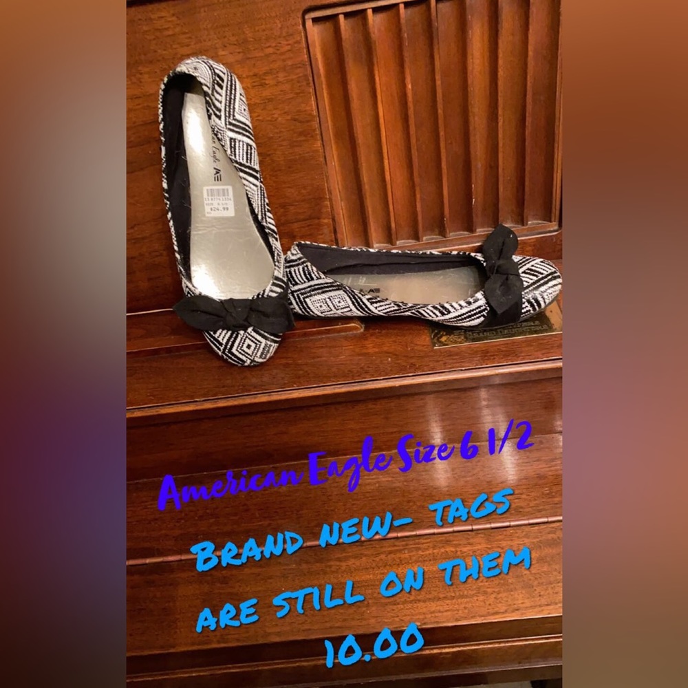 American Eagle Flats Brand New With Tags!!